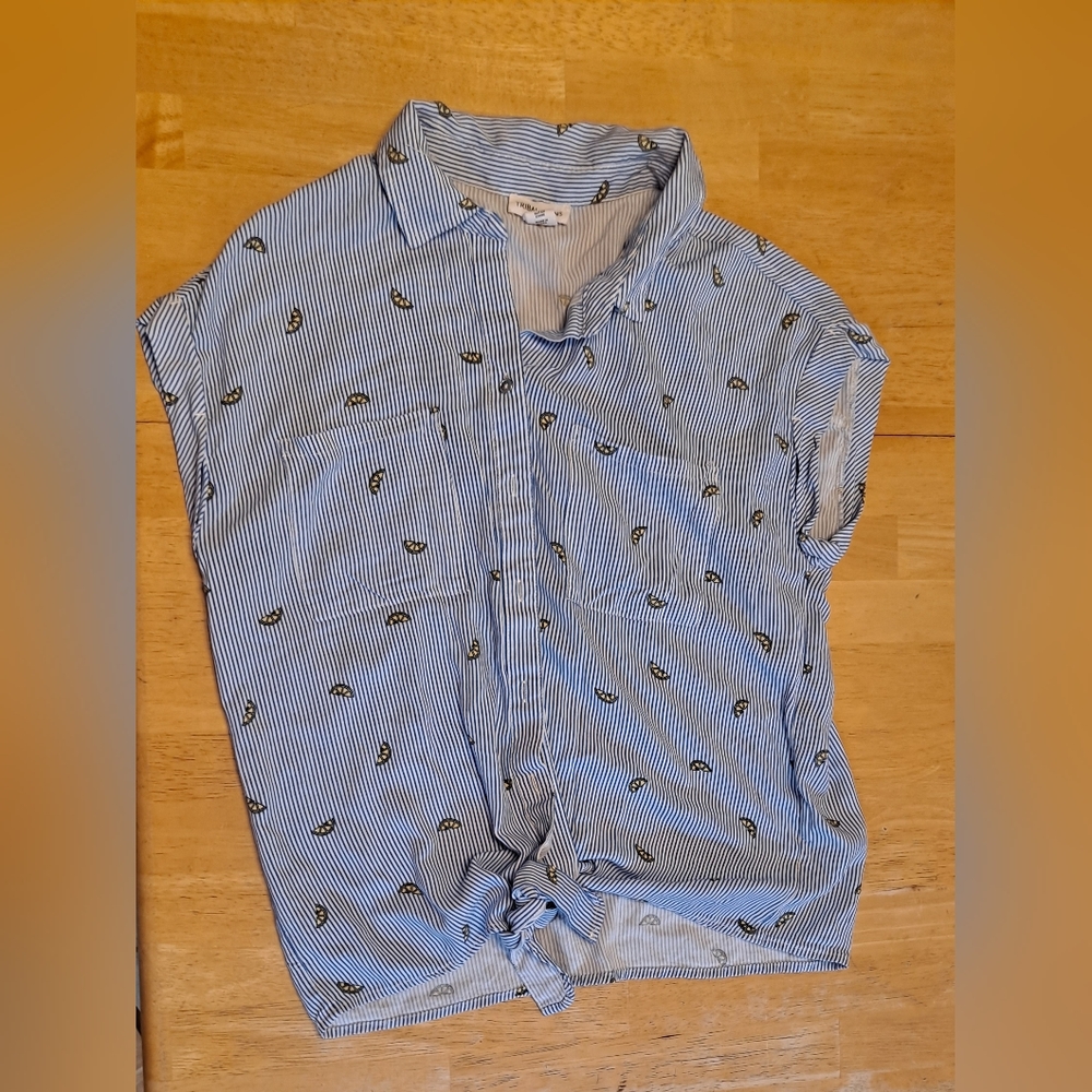 Women's size small top lemons